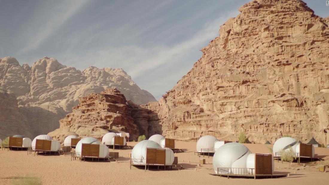 Куб в пустыне. Wadi rum Jordan. Вади-рам Иордания купол. Wadi rum Desert Jordan отель. Футуристические контейнеры в пустыне Вади-рам, иорданияgeorgboss22.