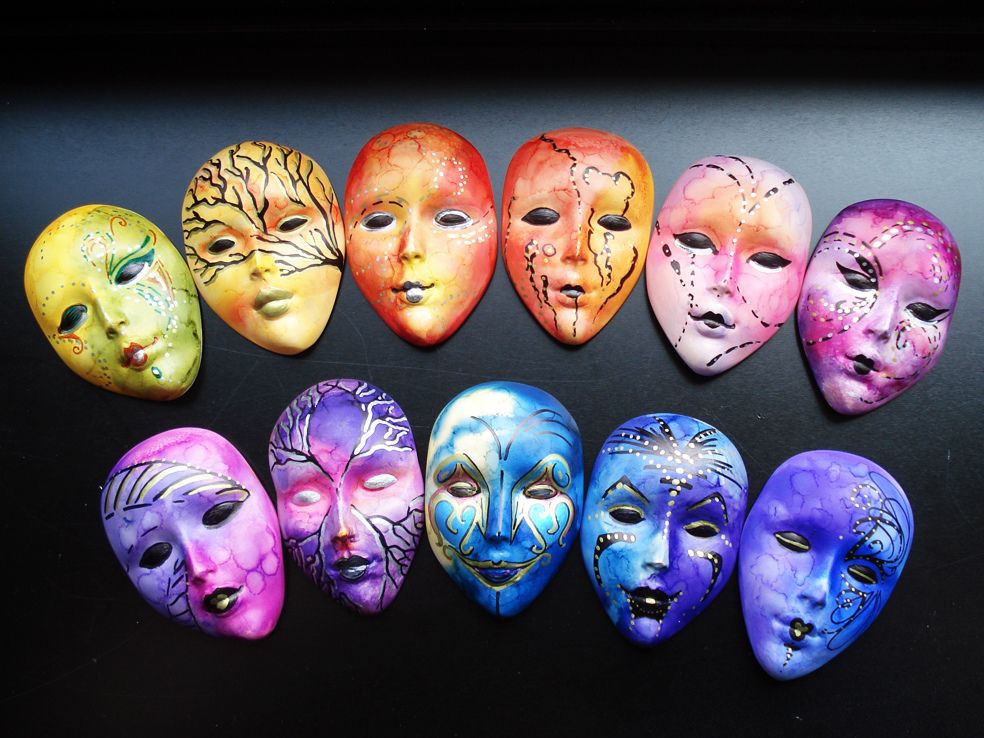 Делаю маску из глины. Декоративные маски. Маска из полимерной глины. Маска из глины декоративная. Разнообразие масок.