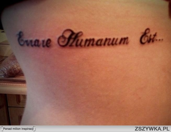 Errare humanum est. Errare Humanum est тату. Человеку свойственно ошибаться на латыни тату. Errare Humanum est тату на руке. Hominis est errare тату.