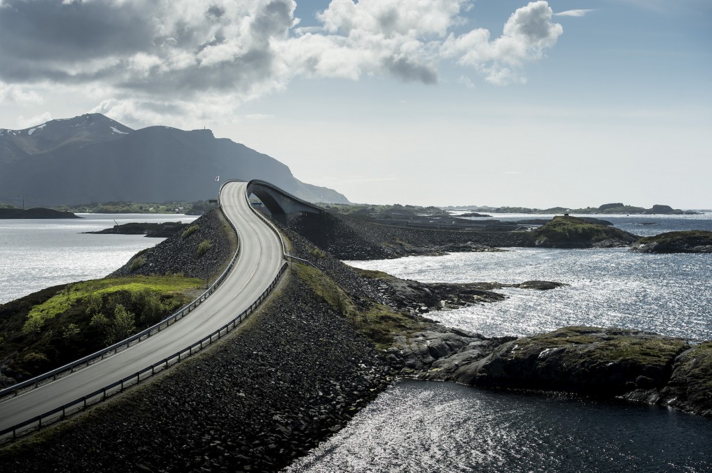 Атлантическая дорога. Атлантическая дорога Норвегия. Атлантик роуд в Норвегии. Дорога Осло Майрана Норвегия. Атлантик роуд волны.