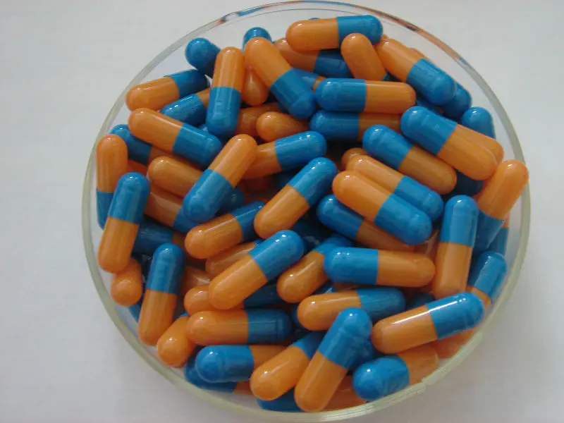 Можно капсулу. Лекарство с разноцветными шариками. Таблетки капсулы с цветными шариками. Капсулы с разноцветными гранулами при простуде. В1 в таблетках и капсулах для детей.