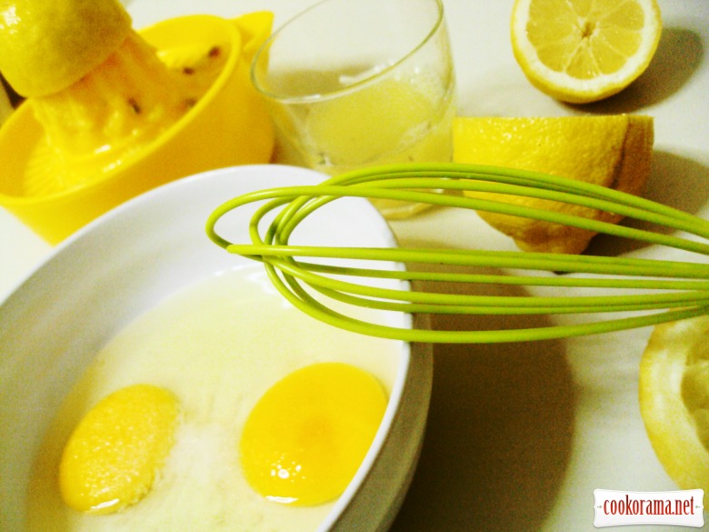 Маска яйцо лимон. Лимонный соус. Соус из яиц и лимона. Яйцо и лимонный сок мёд. Рецепт для суставов лимон яйца.