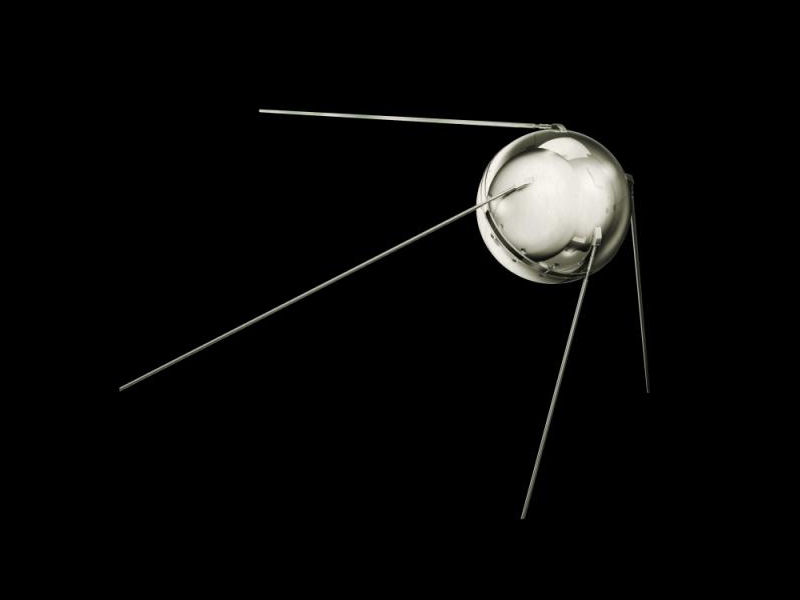 Про 1 спутник. Спутник 1 СССР. Спутник-1 искусственный Спутник. Первый искусственный Спутник. Первый Спутник земли.